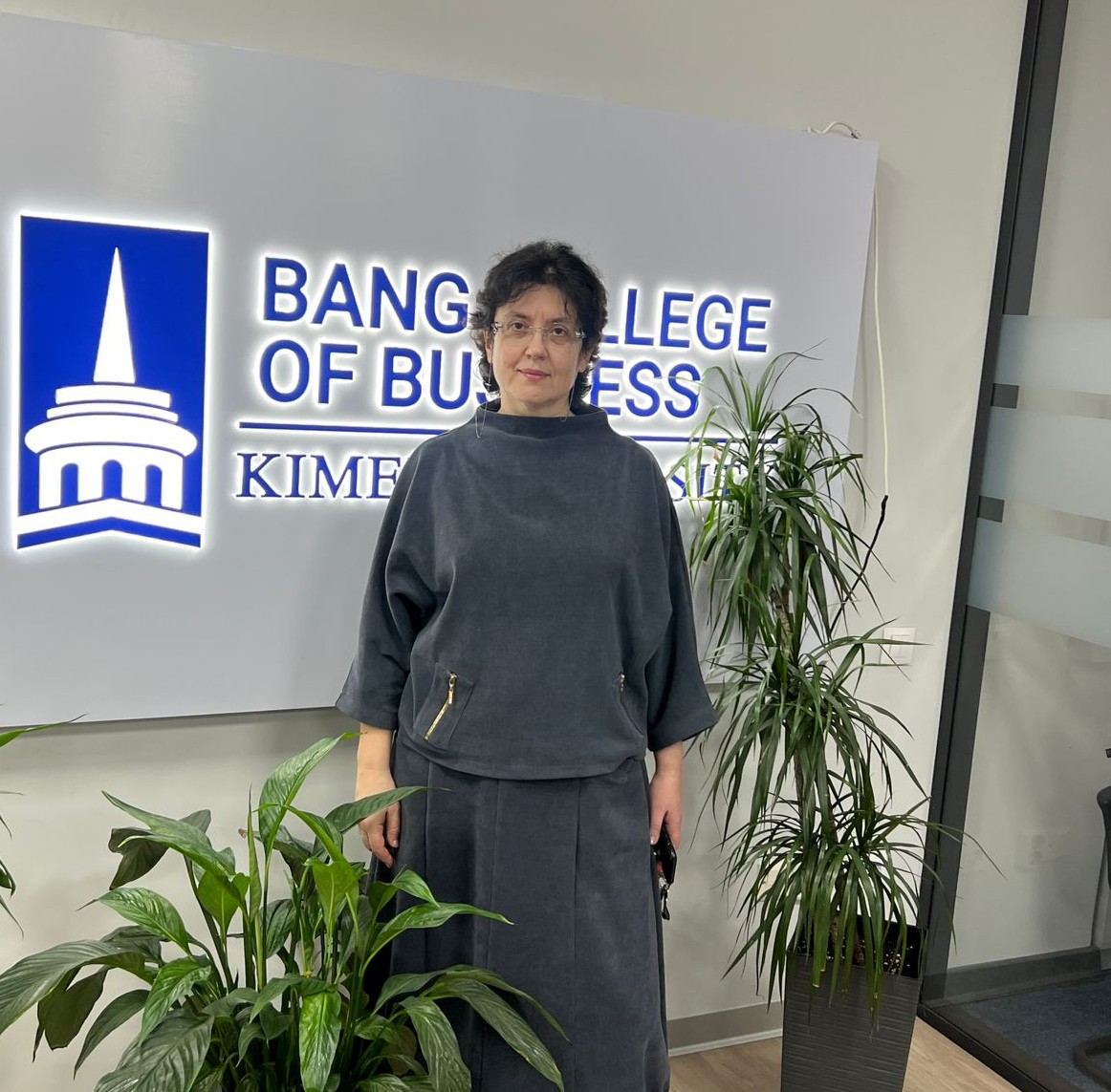 (English) Uzhegova Olga, DBA